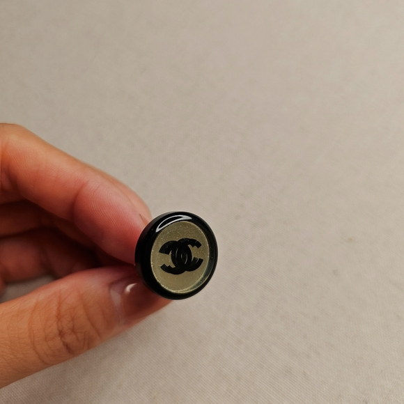 Chanel Clip on earrings one piece - Picture 12 of 14